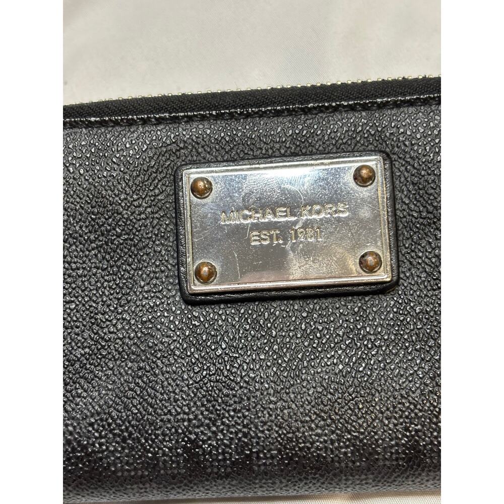 Michael Kors Black Saffiano Zip Around Wallet Silver Logo Plate Continental - Picture 2 of 9